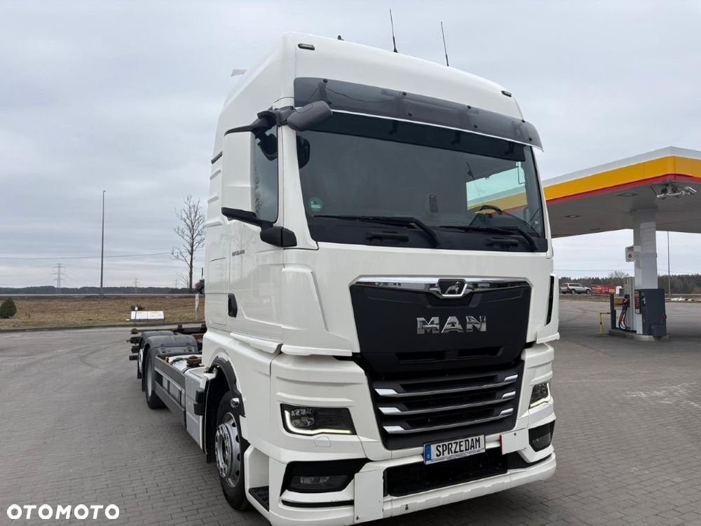 MAN TGX 26.460  XXL -9,6M 24EP NOWA ZABUDOWA+WINDA - 2