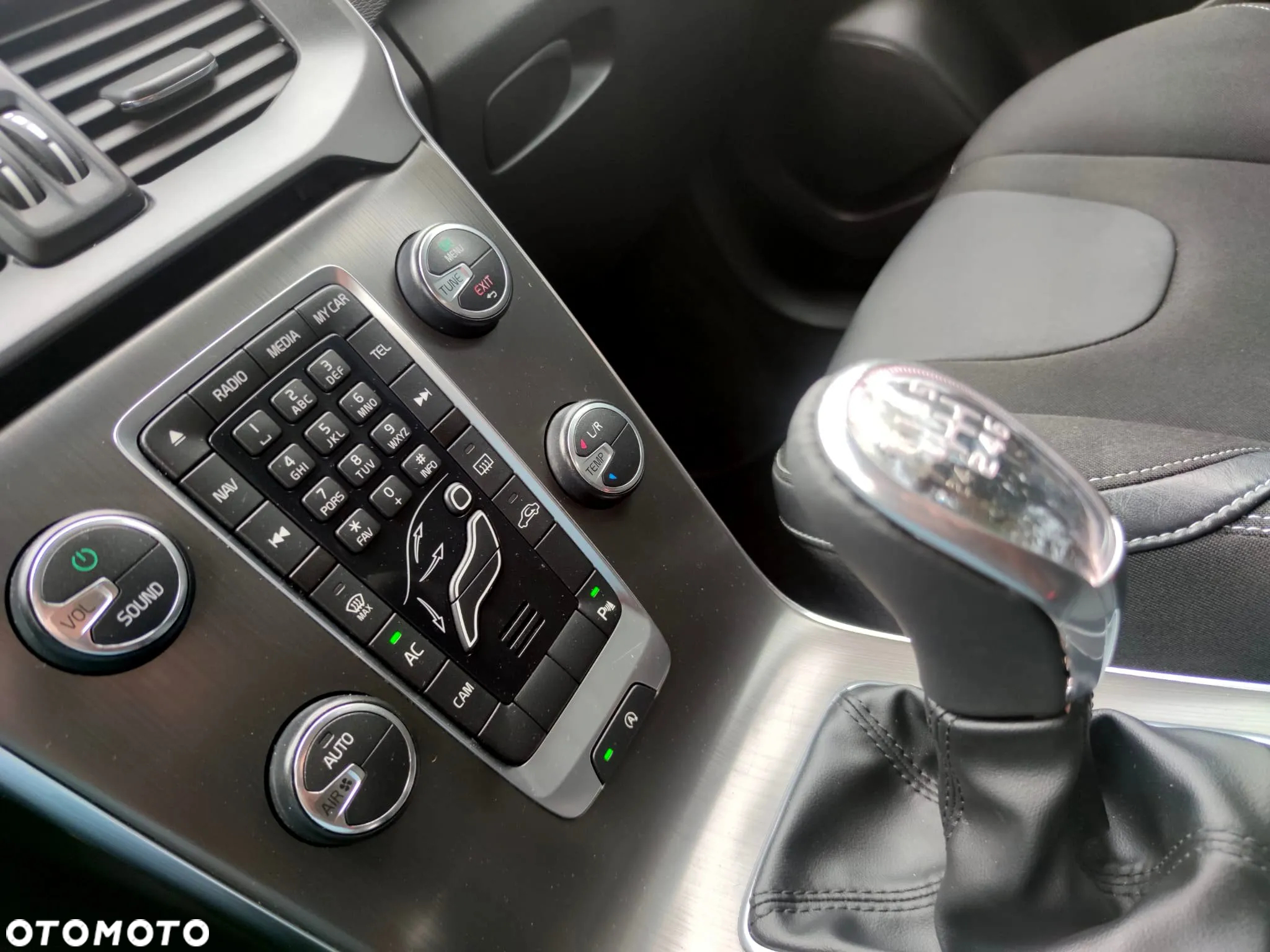 Volvo V40 D2 Momentum - 27