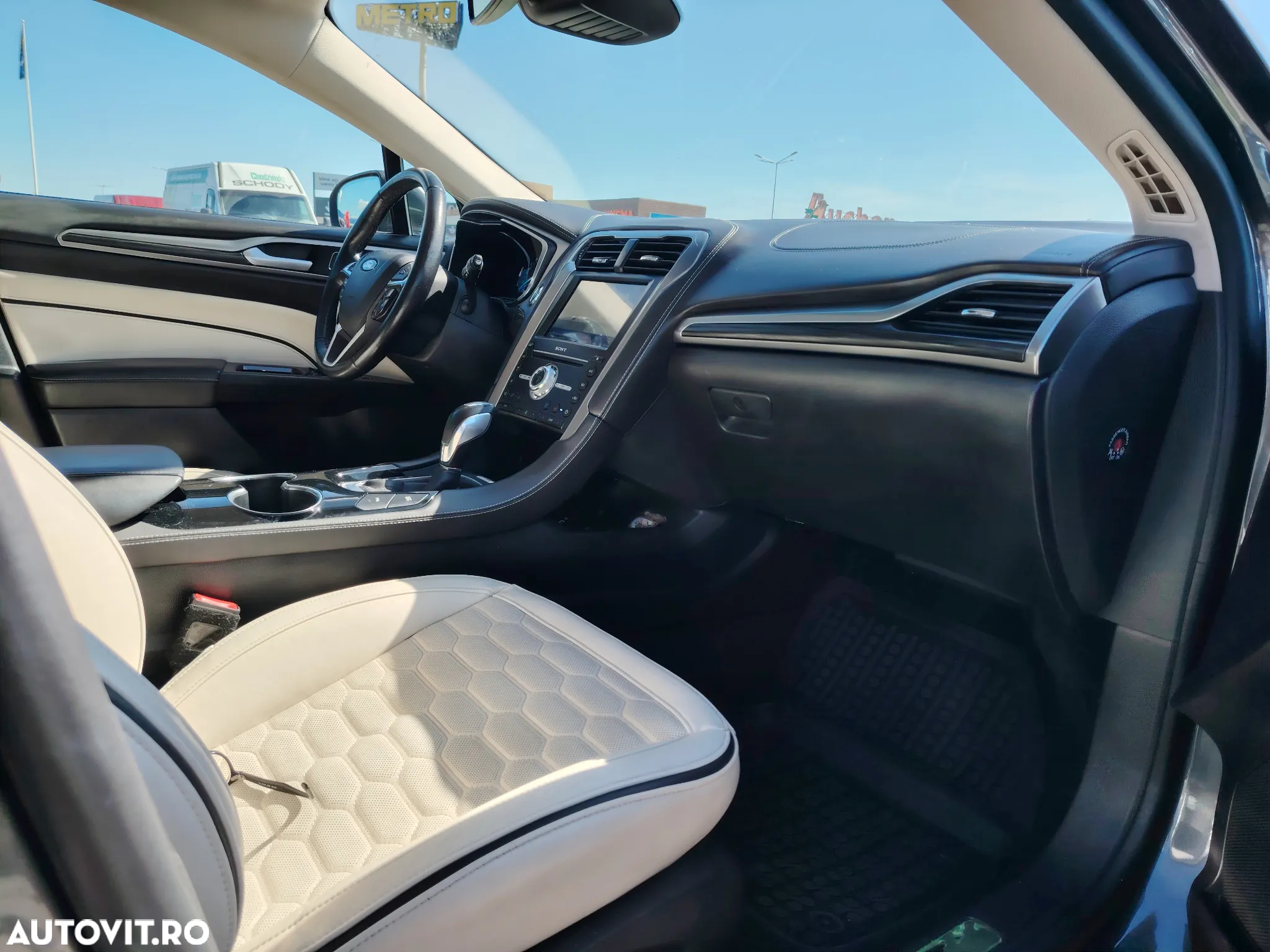 Ford Mondeo 2.0 HEV Vignale - 14