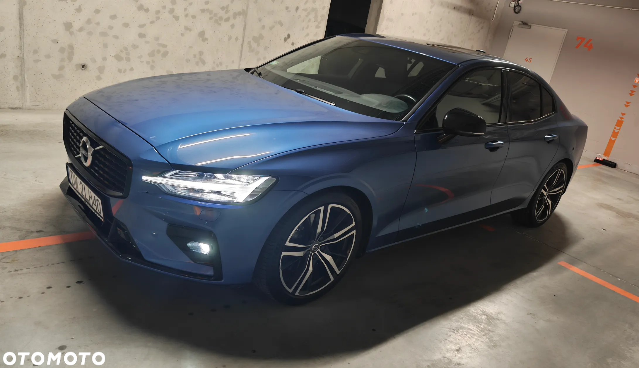Volvo S60 B5 B AWD R-Design - 3
