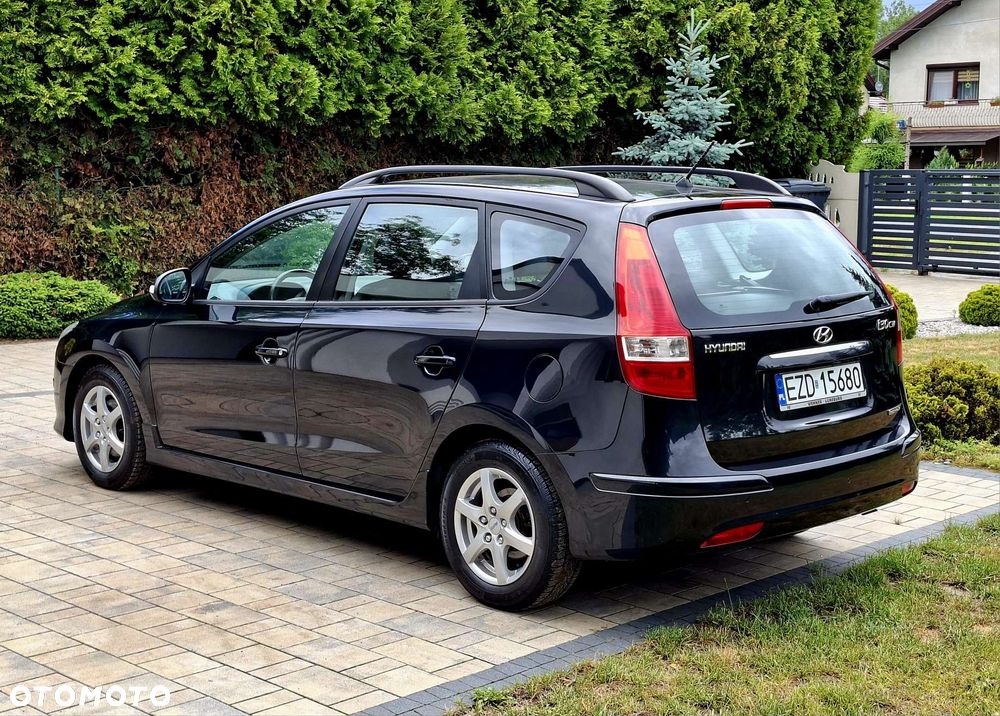 Hyundai i30 i30cw 1.6 CRDi FIFA WM Edition - 20