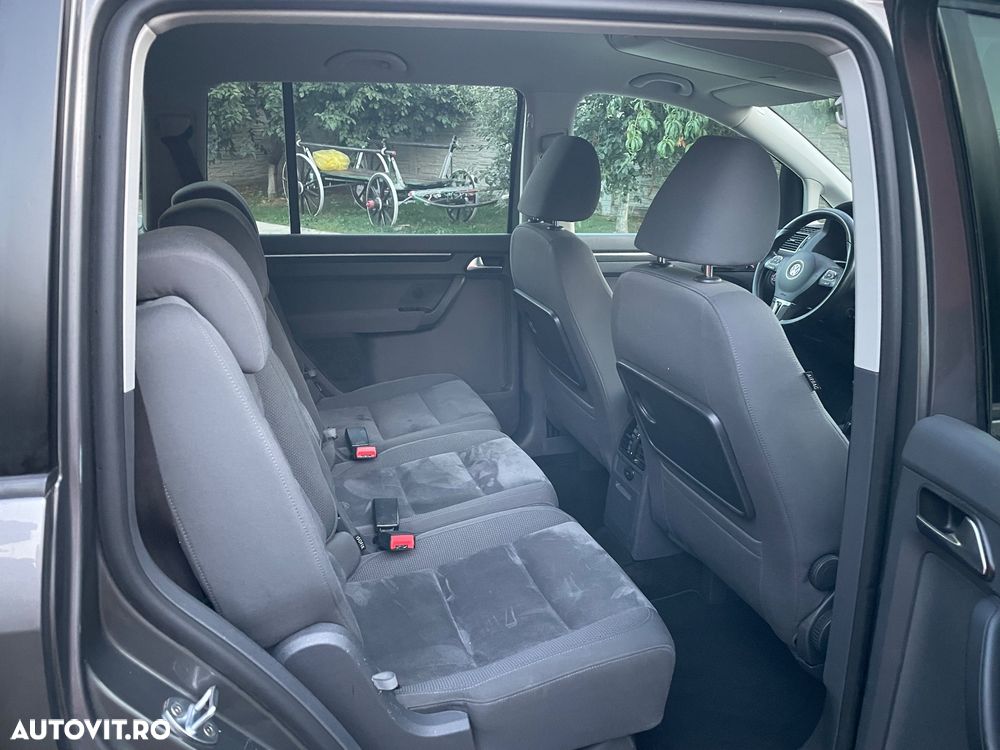 Volkswagen Touran - 19