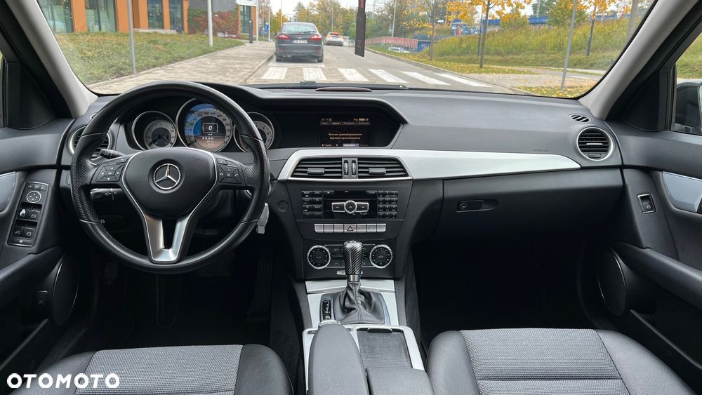 Mercedes-Benz Klasa C 180 T CGI Automatik BlueEFFICIENCY Avantgarde - 7