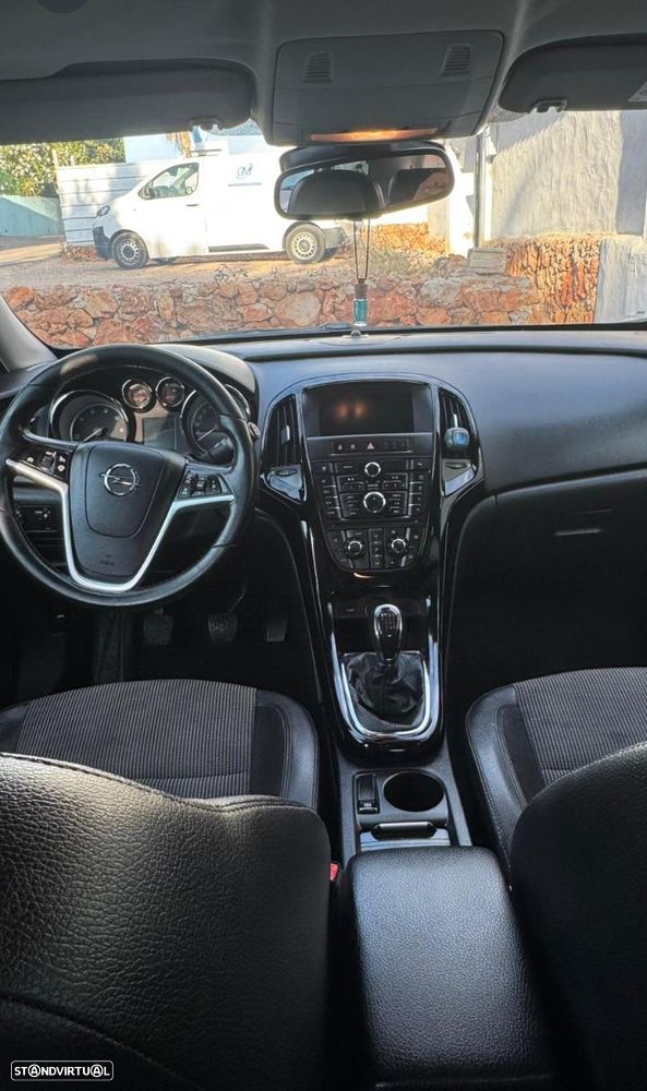 Opel Astra Sports Tourer - 8