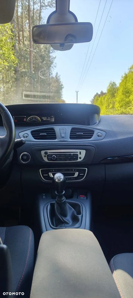 Renault Scenic 1.5 dCi Life - 11