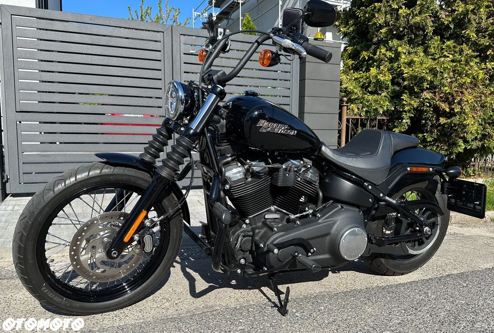 Harley-Davidson Dyna Street Bob - 4