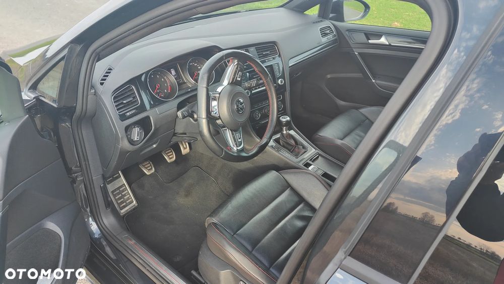 Volkswagen Golf GTI Performance BlueMotion Technology - 2