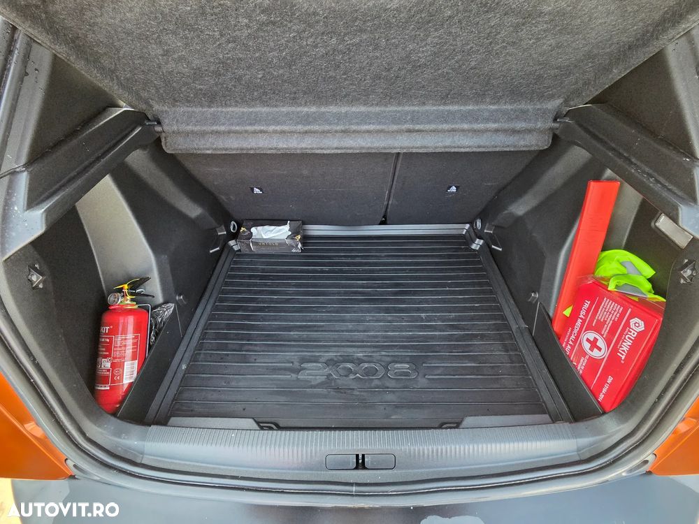 Peugeot 2008 1.5 BlueHDI 130 S&S EAT8 GT - 9