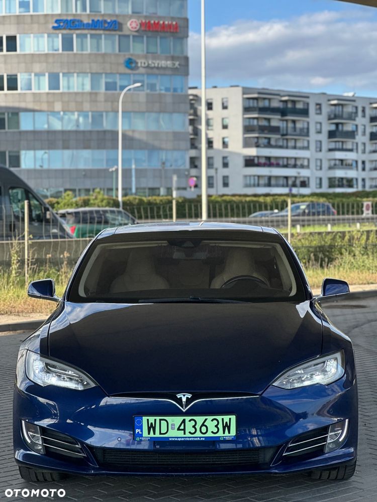 Tesla Model S - 2
