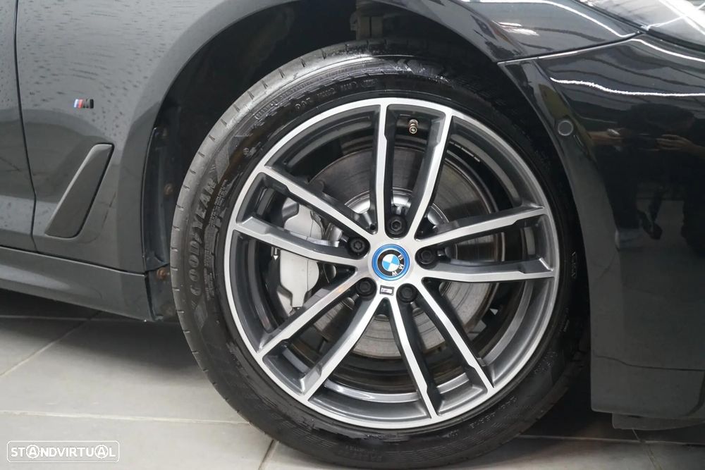 BMW 530 e Pack M - 11