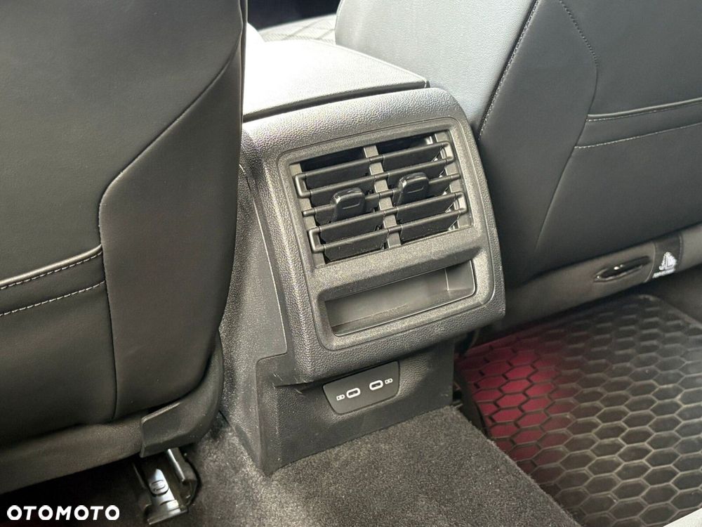 Volkswagen Golf Variant 1.5 eTSI EVO R-Line DSG - 18
