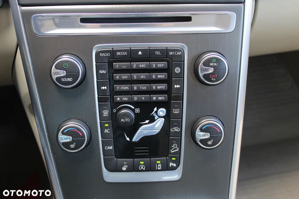 Volvo XC 60 D4 AWD R-Design Summum - 22