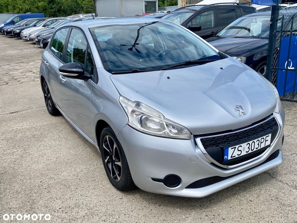 Peugeot 208 - 10