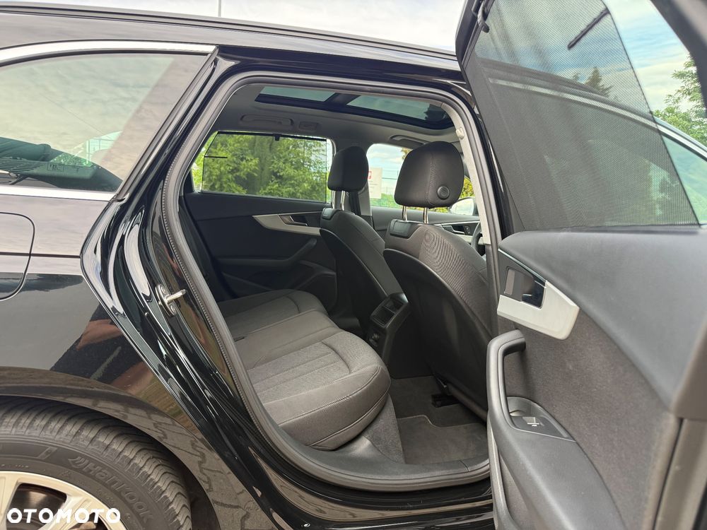Audi A4 Avant 35 TFSI S tronic design - 22