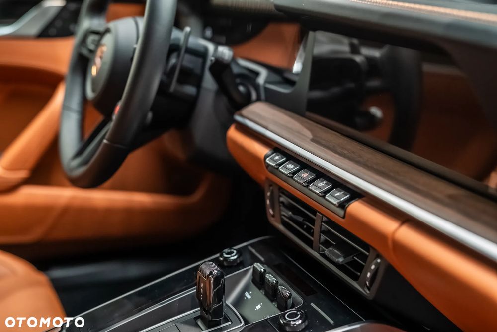 Porsche 911 Carrera S - 24