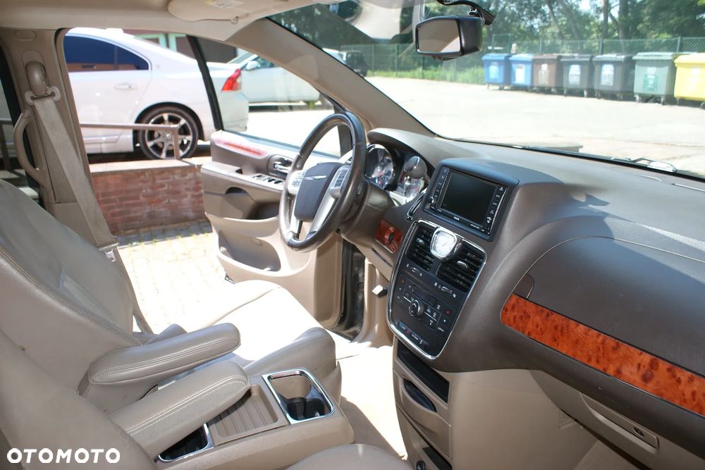 Chrysler Town & Country 3.6 Touring - 32