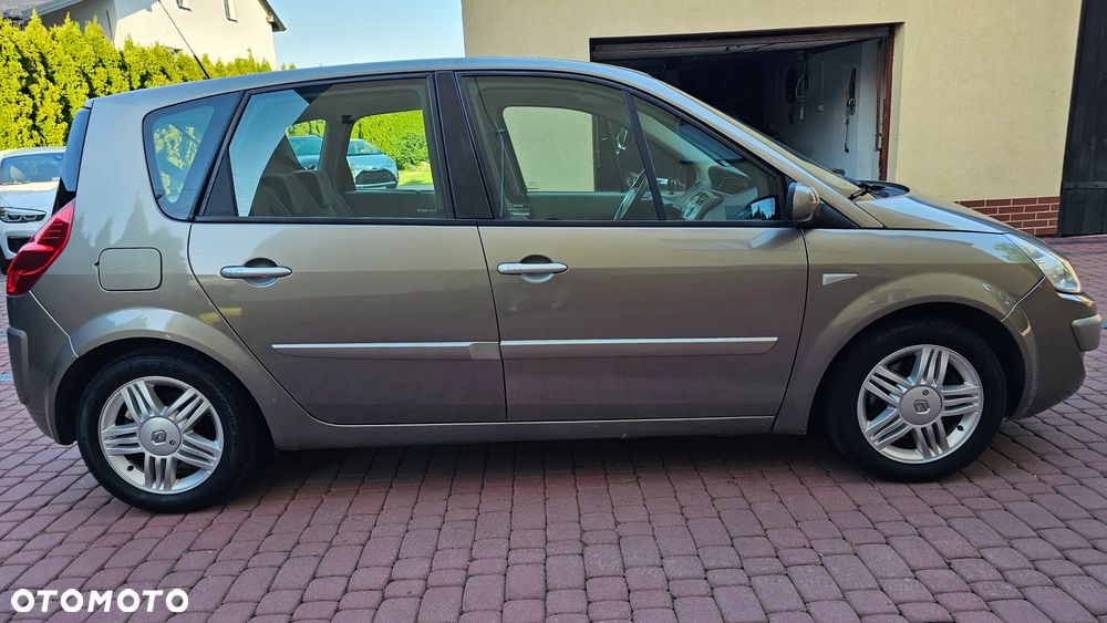 Renault Scenic 1.9 dCi Privilege - 21