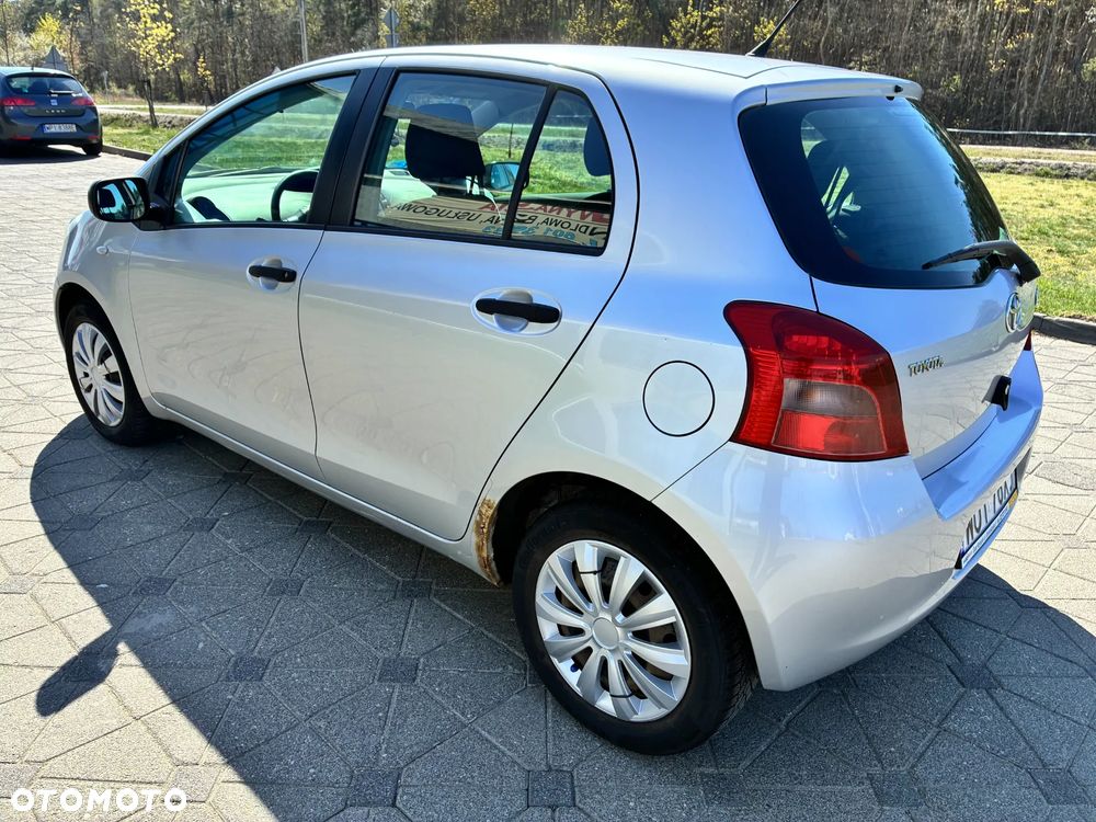 Toyota Yaris 1.3 Terra Gold - 6