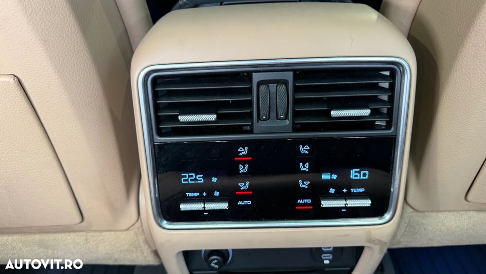 Porsche Cayenne Standard - 19
