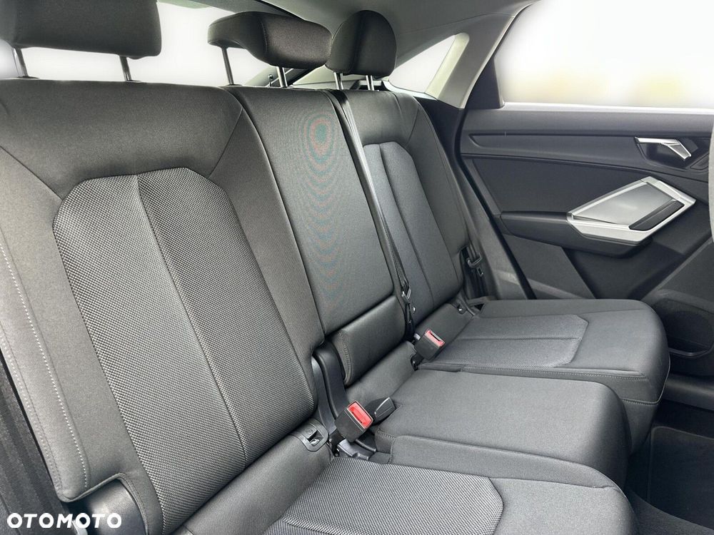 Audi Q3 Sportback - 13