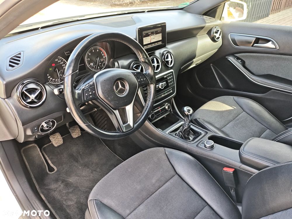 Mercedes-Benz Klasa A 180 (BlueEFFICIENCY) - 21