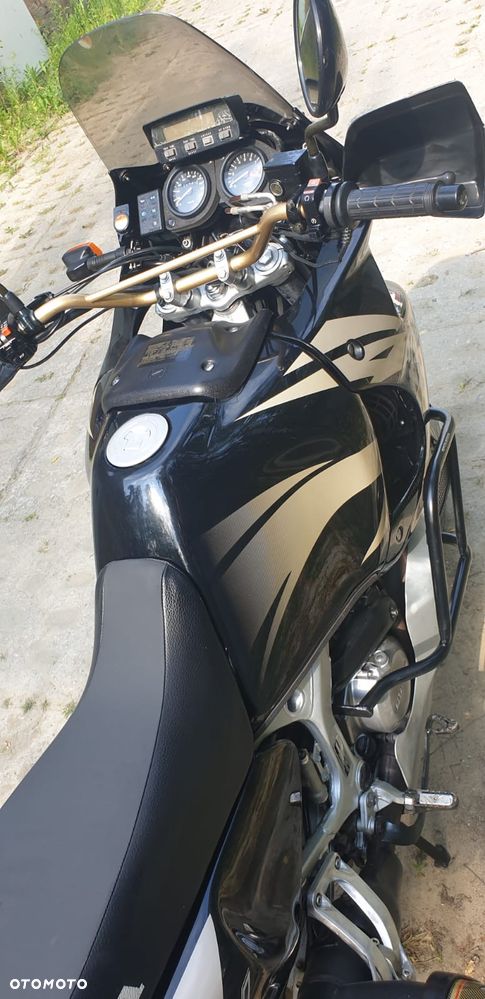 Honda XRV - 4