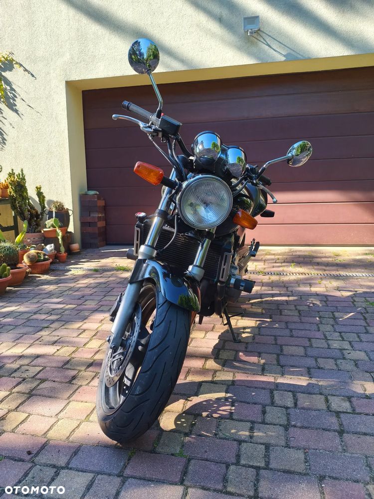 Honda CB - 16