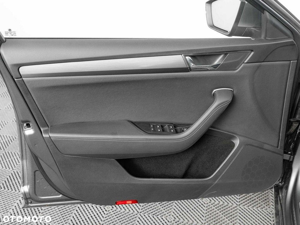 Skoda Superb 2.0 TDI SCR Style DSG - 13