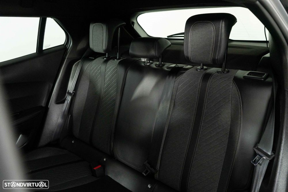 Peugeot 2008 1.2 PureTech Allure Pack - 22