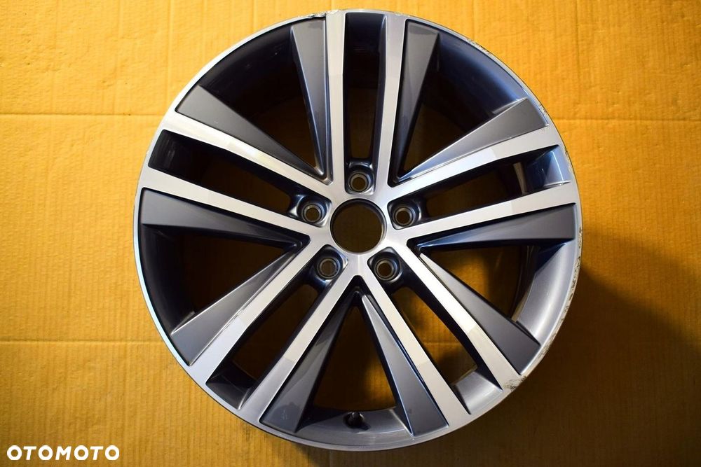 VW 18 Sharan 7N0 Nowy Model Oryginał - 1