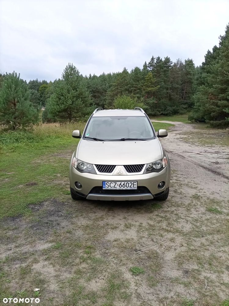 Mitsubishi Outlander 2.0 DI-D 4WD Intense - 2