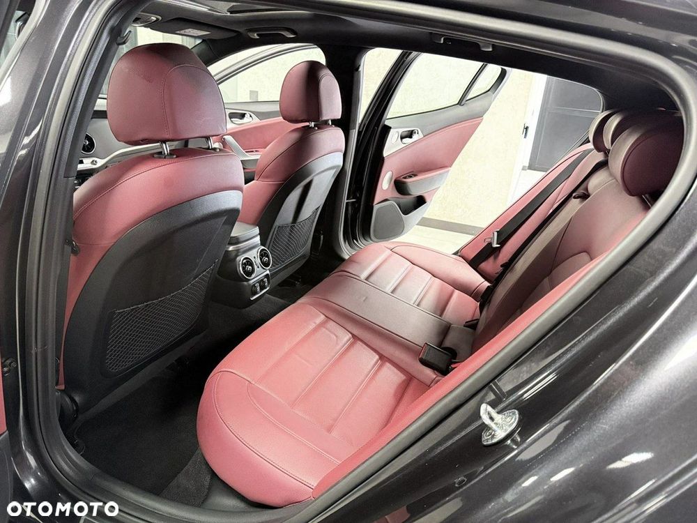 Kia Stinger 2.0 T-GDI GT Line - 38