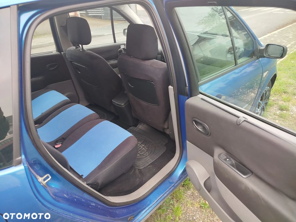 Renault Scenic 1.5 dCi Confort Authentique - 6