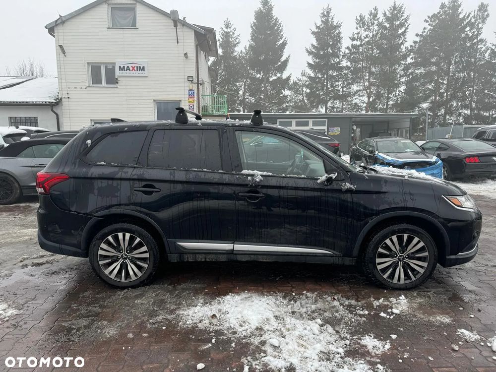 Mitsubishi Outlander - 4