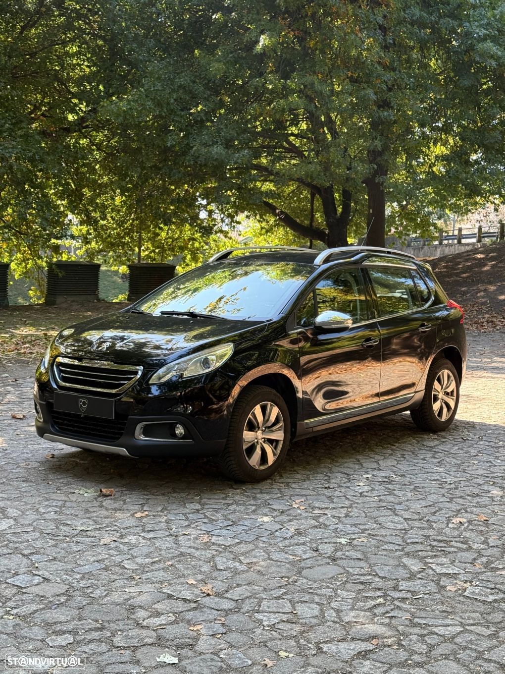 Peugeot 2008 1.2 PureTech Allure - 1
