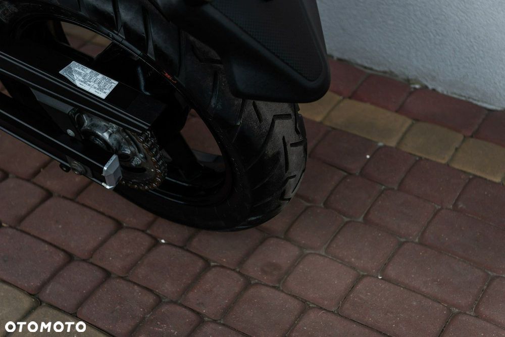 Suzuki DL - 9