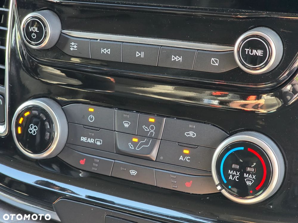 Ford Tourneo Custom 2.0 EcoBlue L1 Titanium SelectShift - 23