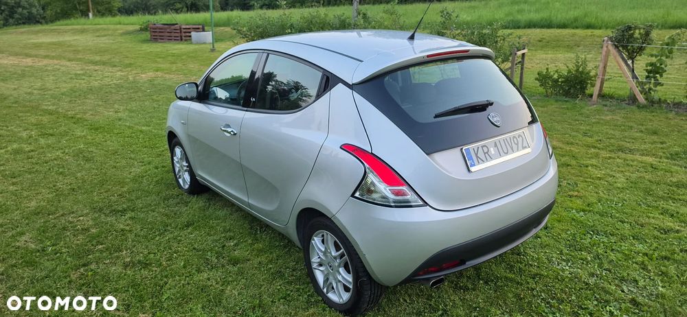 Lancia Ypsilon 1.2 8V Silver - 14