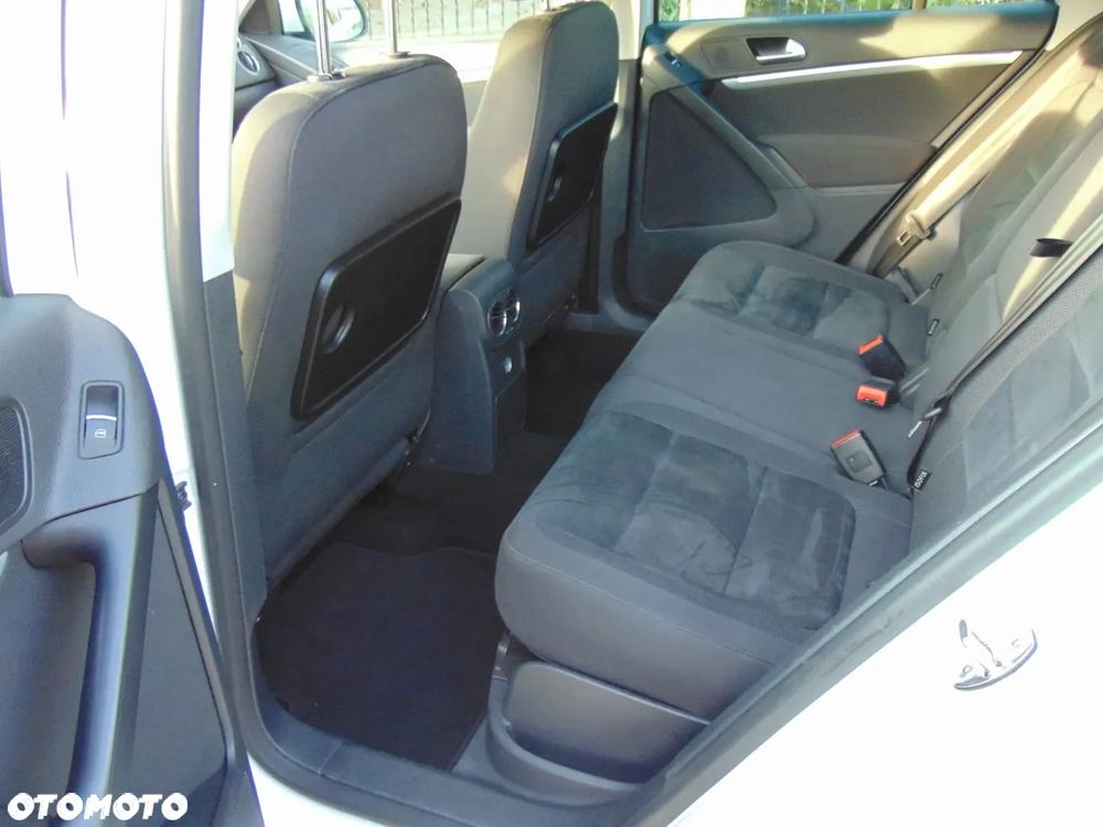 Volkswagen Tiguan 2.0 TDI 4Mot Perfectline R-Style DSG - 8