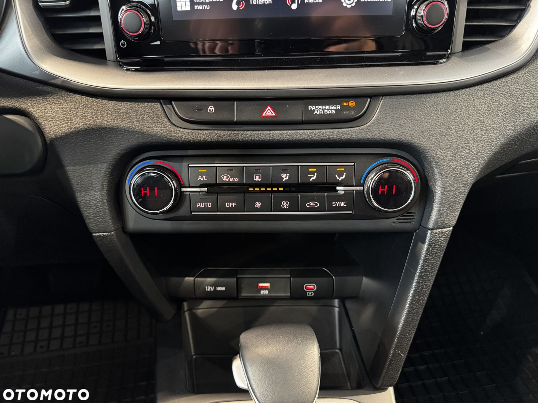 Kia XCeed - 25
