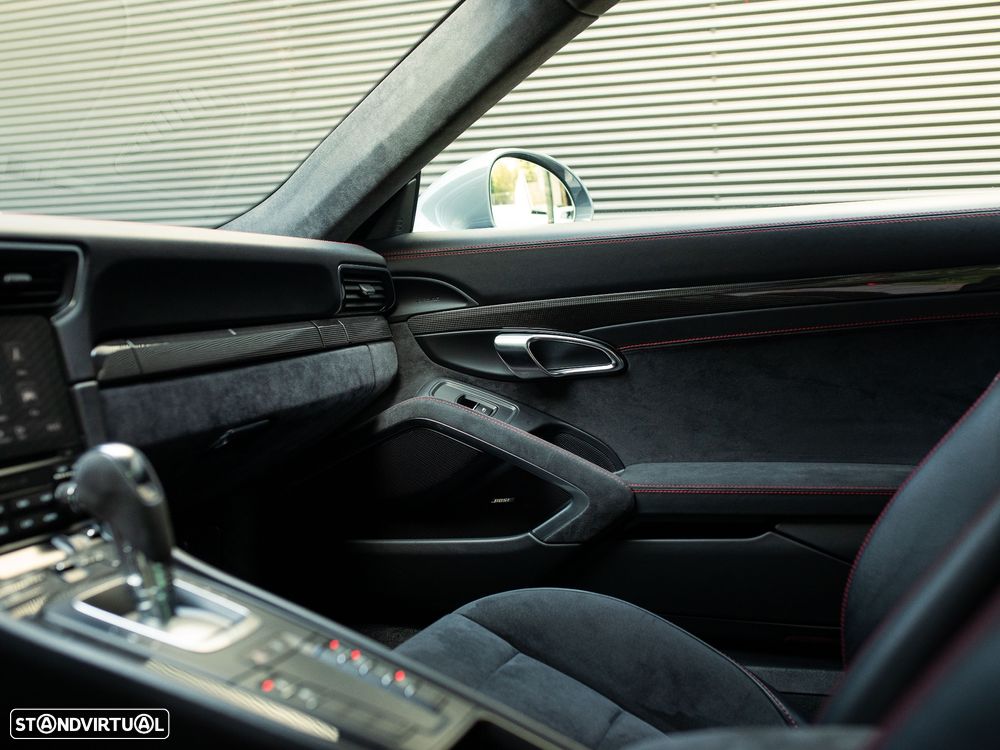 Porsche 911 (991) Carrera 4 GTS PDK - 37