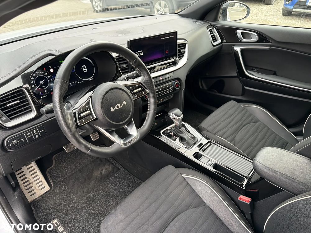 Kia ProCeed - 12