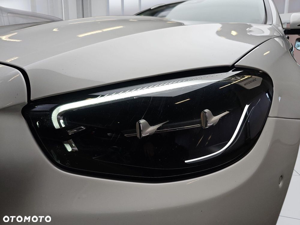 Mercedes-Benz Klasa E - 32