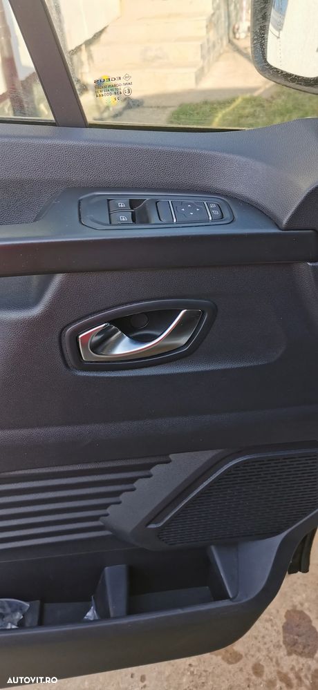 Renault Trafic - 10