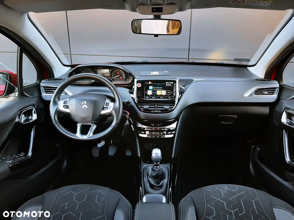 Peugeot 2008 1.2 Pure Tech Active S&S - 31