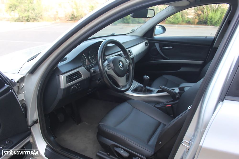 BMW 320 d Exclusive - 10