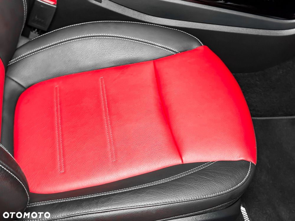 Mercedes-Benz CLA 250 E AMG Line 8G-DCT - 39