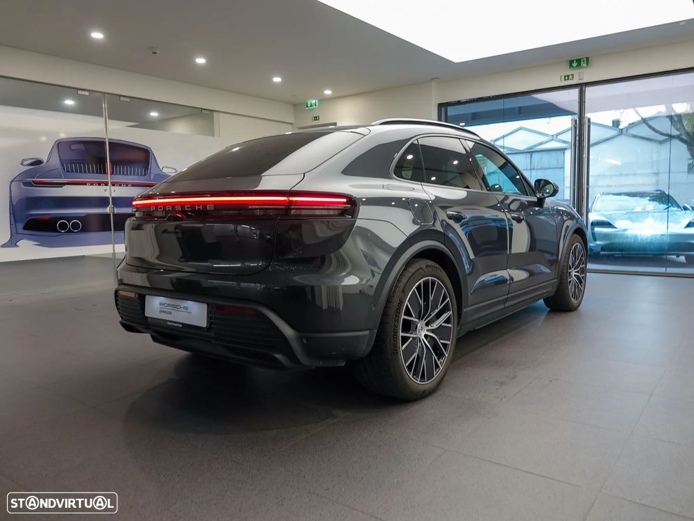 Porsche Macan Electric 4 - 4