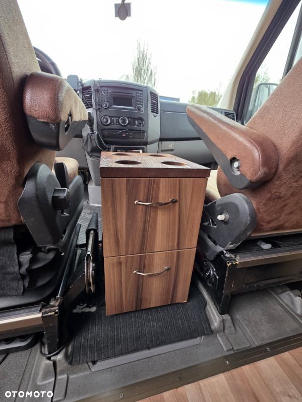 Mercedes-Benz Sprinter - 28