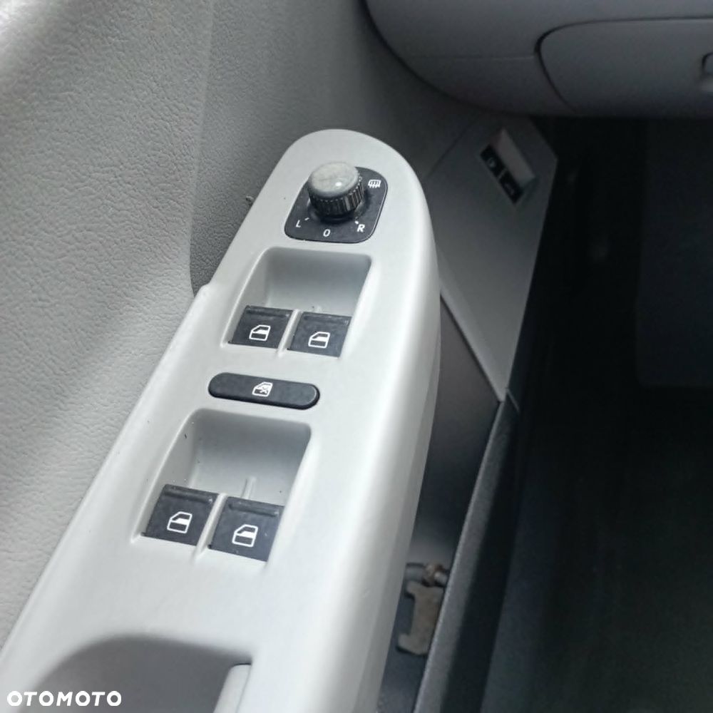 Volkswagen Passat 1.8 TSI Comfortline - 26